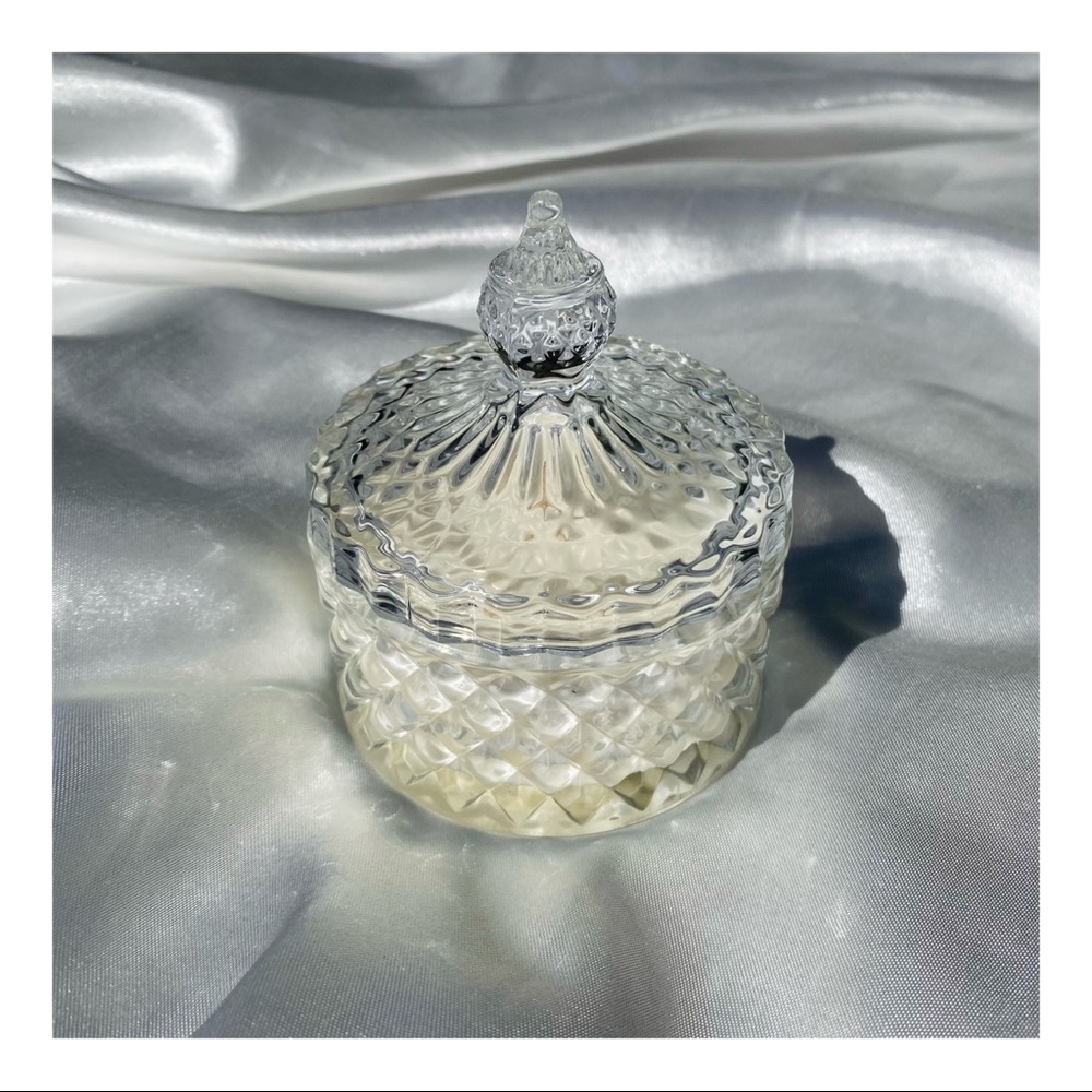 Handmade Crystal Jar Soy Candle Scented With Frankincense & Myrrh 110g - Picture 2 of 2